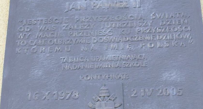 Miejsca upamiętnienia Jana Pawła II w gminie Chłopice 