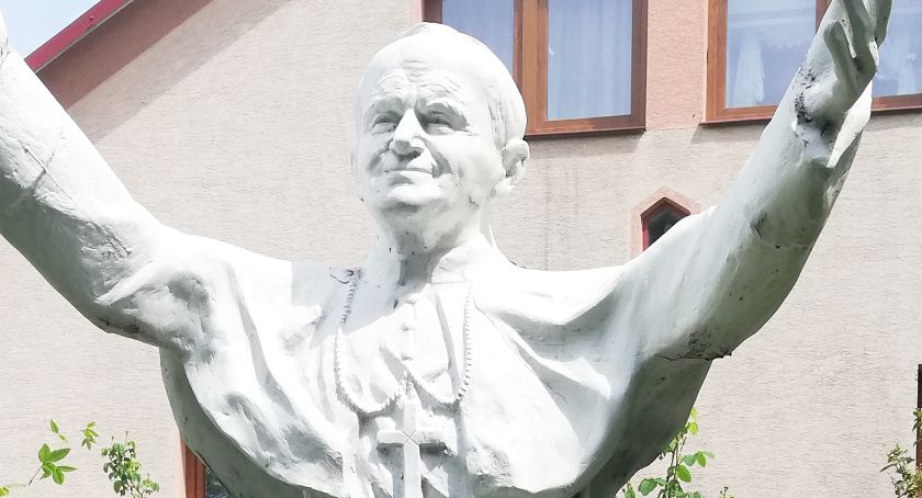 Miejsca upamiętnienia Jana Pawła II w gminie Rokietnica