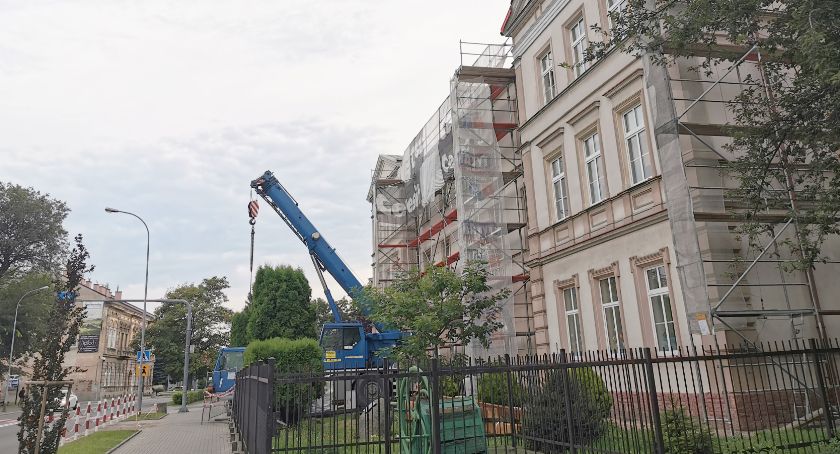 Wakacje to czas remontów budynków szkolnych i przedszkolnych. Jaki będzie ten rok szkolny? Szkoły szykują się na dwa warianty 
