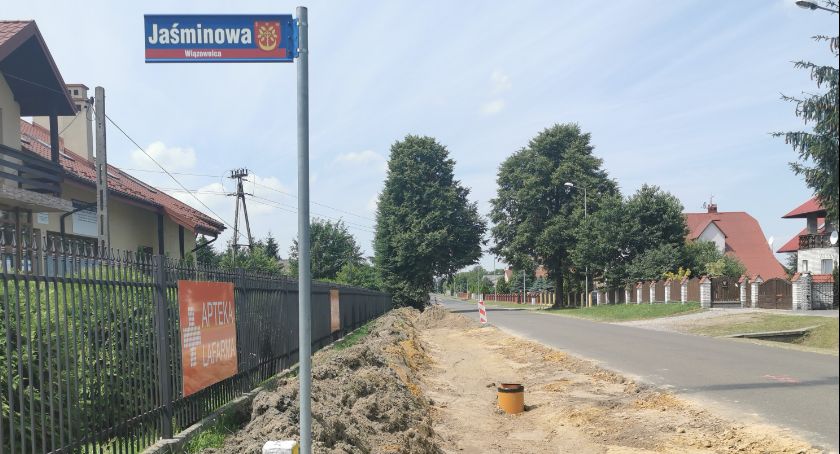 Rozpoczęła się przebudowa dróg i budowa ronda
