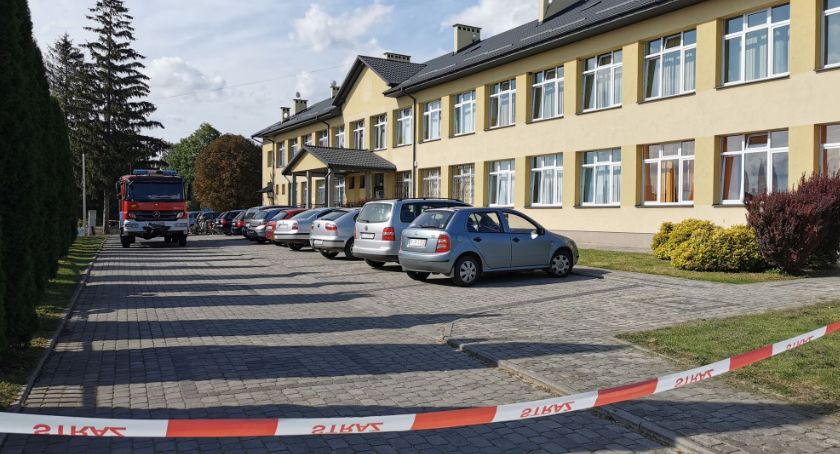  Alarm bombowy w szkole w Łowcach i przedszkolu w Jarosławiu