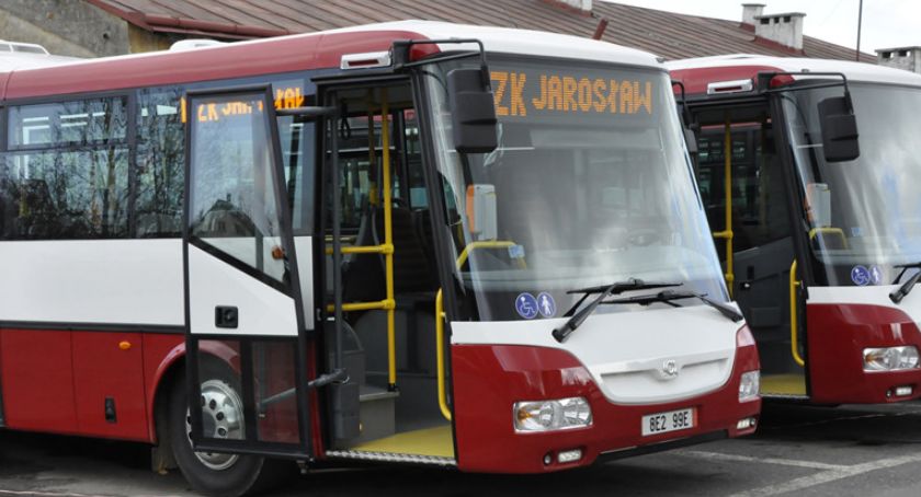 Miejski Zakład Komunikacji w Jarosławiu uruchomi dodatkowe kursy w dniu Wszystkich Świętych. 


