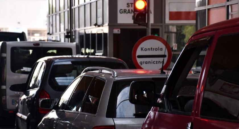 Mieli rzekomo montować systemy fotowoltaiczne. Okazali fałszywe dokumenty