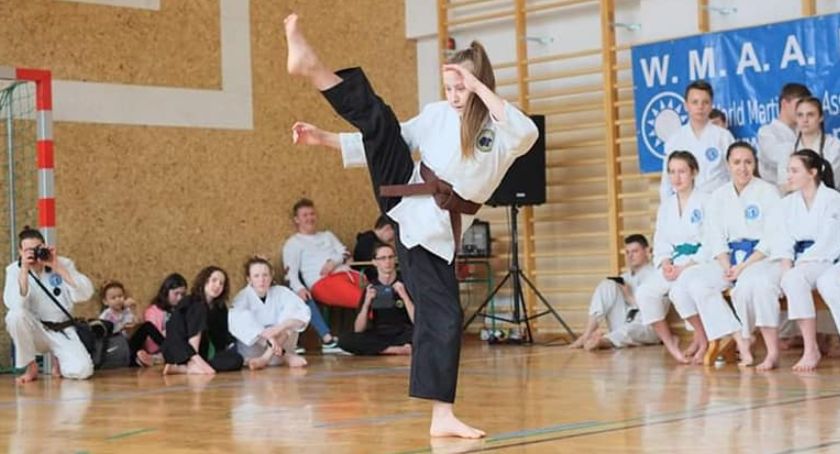Pomóżmy zawodniczce aikido Elizie zebrać pieniądze na operację