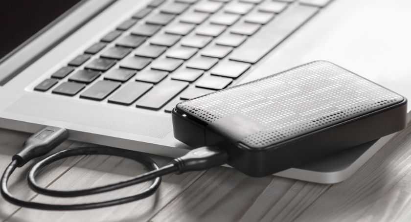 Dysk zewnętrzny. Jak wybrać najlepszy model?