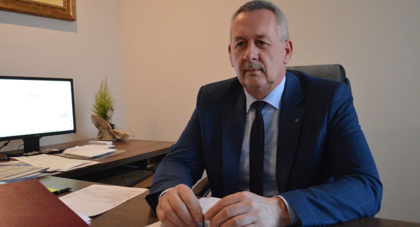 Targ w centrum Rokietnicy, hala w Rokietnicy Woli, drogi i chodniki. O najważniejszych inwestycjach w gminie Rokietnica