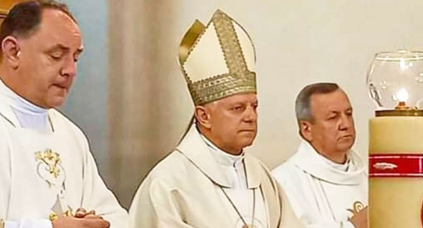 Intronizacja relikwii św. Jana Pawła II w parafii w Manasterzu