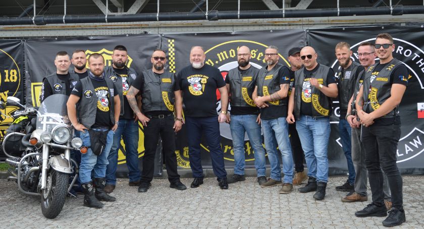 Koszulka za krew w ramach akcji MOTOSERCE na jarosławskich Bulwarach nad Sanem