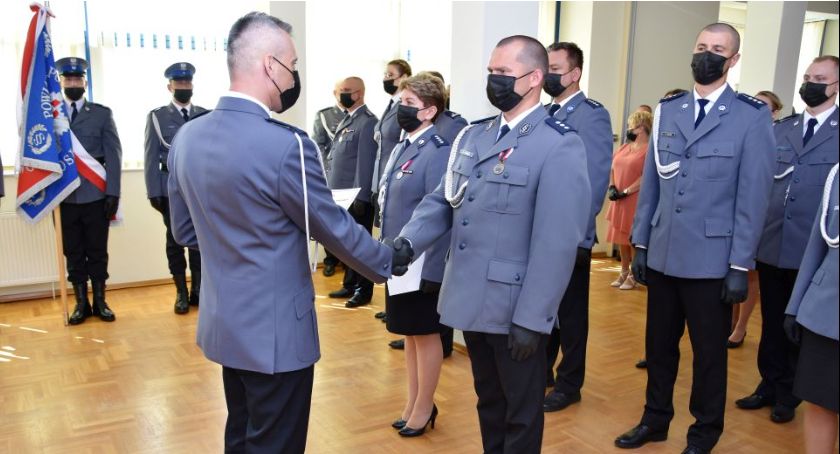 Odznaczenia i awanse z okazji Święta Policji (ZDJĘCIA)