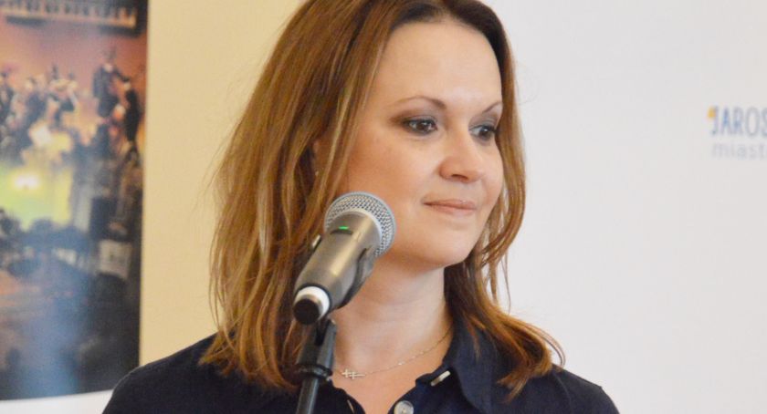 Anna Schmidt dobitnie o staroście i ministrze. Afera mailowa związana z ministrem Dworczykiem sięgnęła Jarosławia 