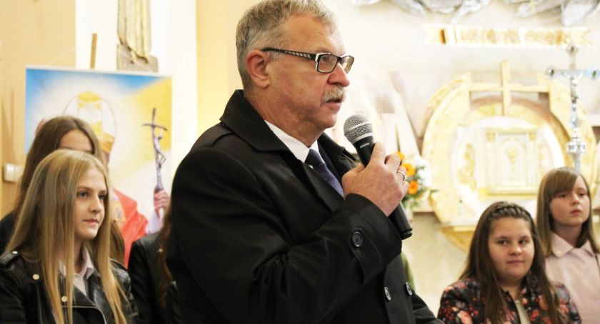 Gminny Dzień Papieski w Dobkowicach 