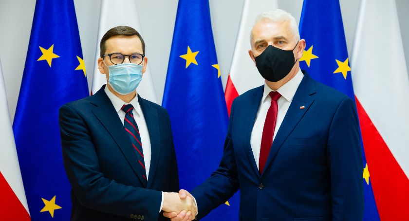 Gwarancją rozwoju naszych lokalnych Ojczyzn, a tym samym Polski są skuteczni i doświadczeni samorządowcy. Taką osobą jest Pan Marian Fedor. Wiem, że będzie dobrym gospodarzem i sprawnie zadba o Państwa Gminę. Mateusz Morawiecki