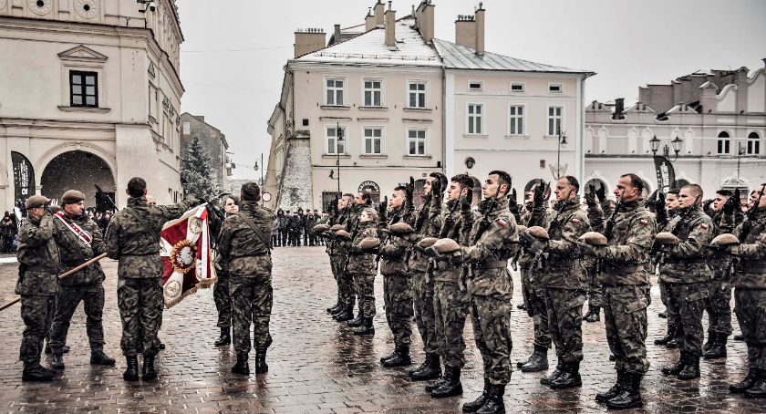 Terytorialsi z Podkarpacia ślubowali na jarosławskim Rynku. 