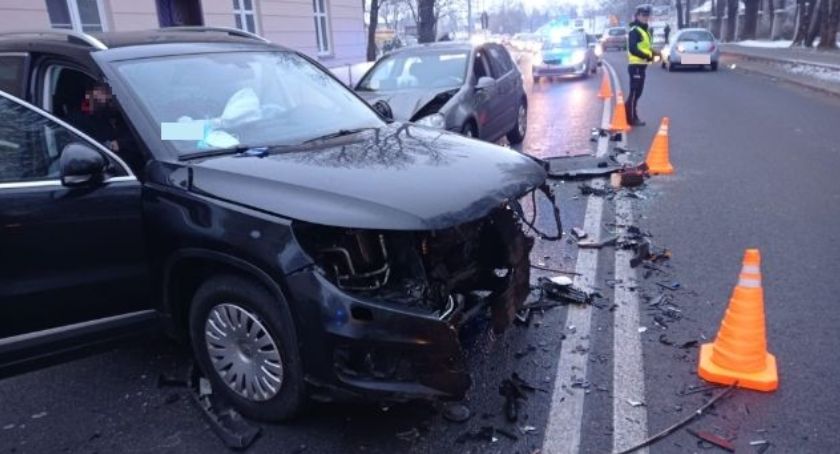 Pijany kierowca bez uprawnień spowodował wypadek 