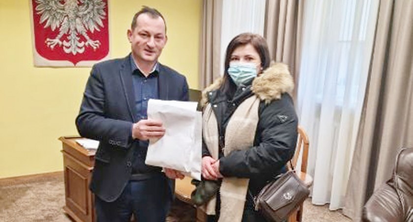 Wójt Krzysztof Strent i Sabina Wota-Pajda. 