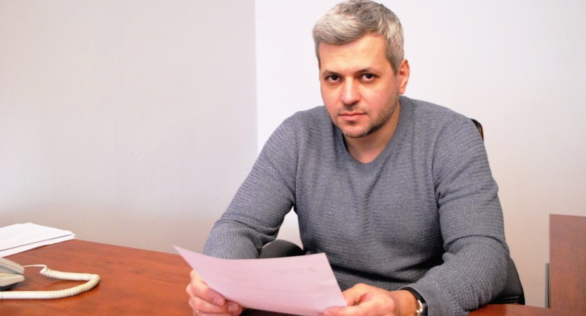 Nie zamierzam rezygnować – mówi dyrektor COM Piotr Pochopień 