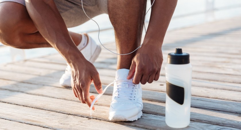 Sneakersy czy trekkingowe — buty sportowe męskie Sprandi