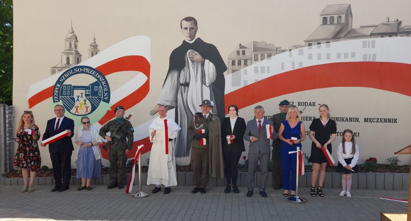 W Pełkiniach odsłonięto mural bł. o. Michała Czartoryskiego