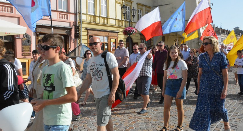 Ulicami Jarosławia przeszedł Marsz dla Życia i Rodziny