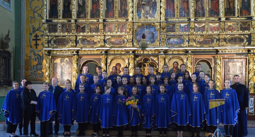 Chóralne śpiewy i dźwięki instrumentów rozbrzmiewały w cerkwi