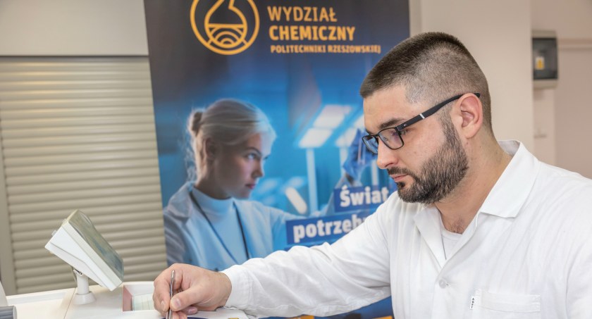 Na zdjęciu: Erwin Górka - student Inżynierii chemicznej i procesowej na Wydziale Chemicznym Politechniki Rzeszowskiej