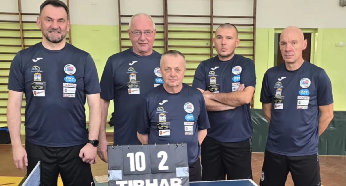 Tenis stołowy, Kolejne zwycięstwo Amator Jarosław lidze Jarosławianie liderami swojej grupie - zdjęcie, fotografia