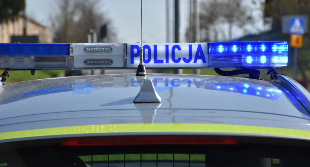 Zdarzenia, Policjanci Jarosławia eskortowali samochód którym rodzice wieźli ranne dziecko szpitala Przemyślu - zdjęcie, fotografia