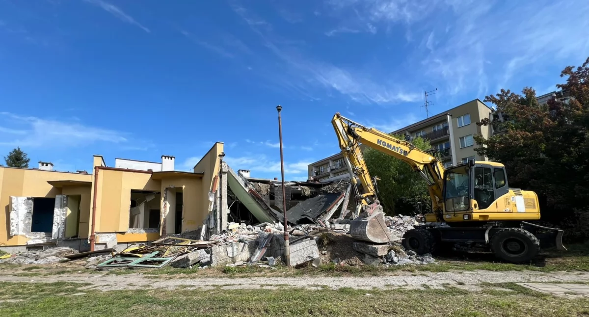 Niebezpieczne wyburzenie Jubilata w Jarosławiu. Prace zostały wstrzymane przez inspekcję pracy