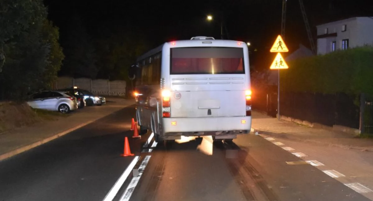 Zdarzenia, żyje latek który wszedł nadjeżdżający autobus Bystrowicach - zdjęcie, fotografia