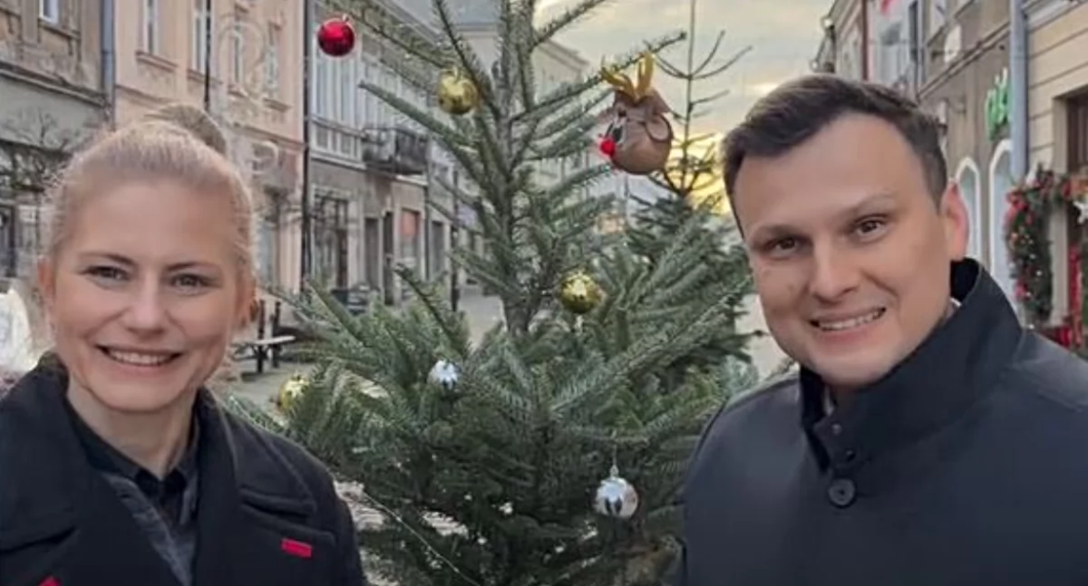 Burmistrz Jarosławia zaprasza mieszkańców do wspólnego przystrojenia choinek na ulicy Grodzkiej