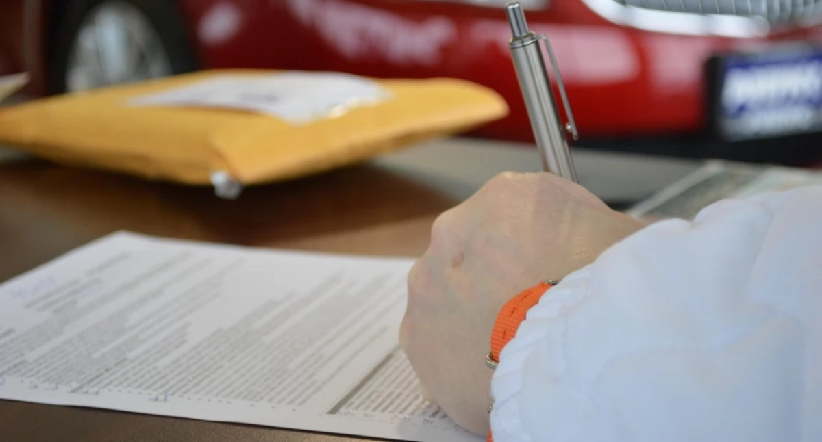 Artykuły Partnera, Najczęstsze błędy umowach kupna sprzedaży samochodów Jarosławiu - zdjęcie, fotografia