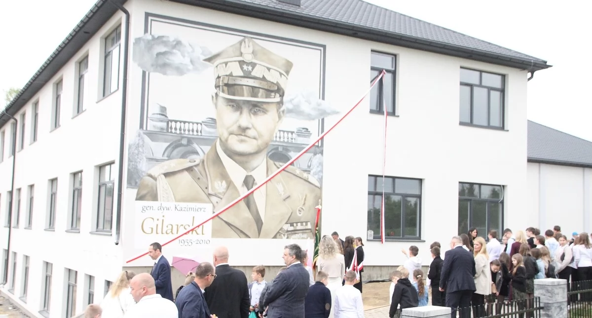 Ludzie, Mural generała Kazimierza Gilarskiego został odsłonięty Rudołowicach rodzinnej miejscowości generała (ZDJĘCIA) - zdjęcie, fotografia