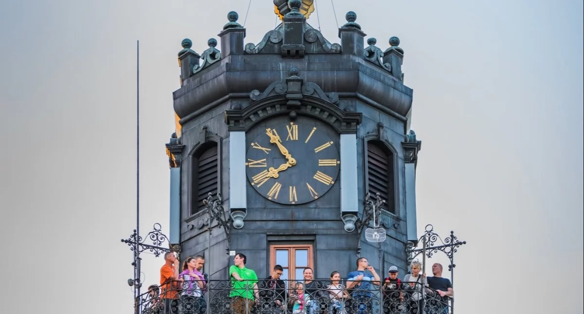 Samorząd, Wieża ratuszowa otwarta zwiedzających Panorama Jarosławia wyciągnięcie ręki - zdjęcie, fotografia