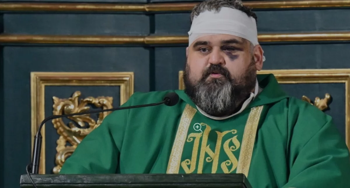 Religia, Księża Jarosławskiego Opactwa uhonorowani Medalem Misji Karskiego postawę przebaczenia - zdjęcie, fotografia
