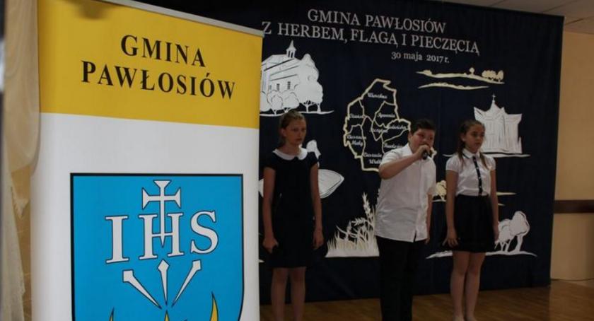 zdjęcie: Chrystogram IHS w herbie Pawłosiowa