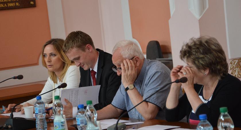 zdjęcie: Burmistrz straszy radnymi