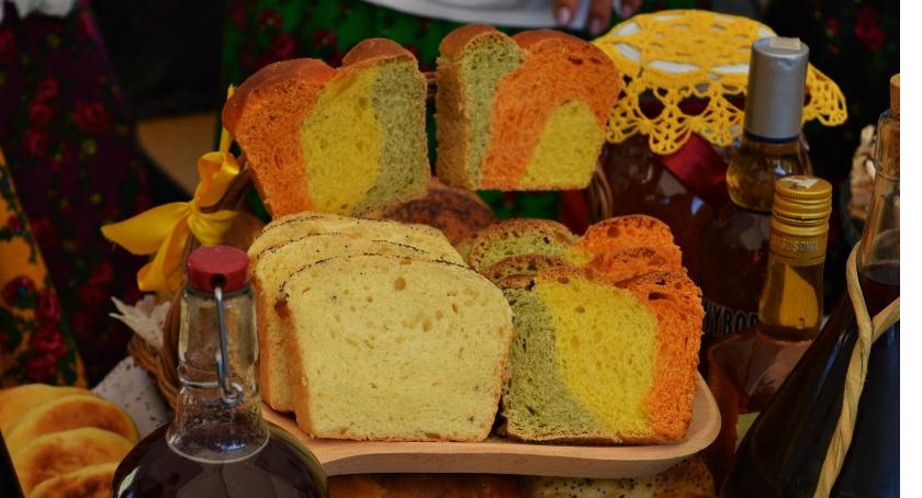  Prezentacja tradycyjnych potraw wiejskich podczas V Biesiady w Morawsku