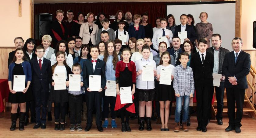 Stypendia dla najlepszych uczniów.
