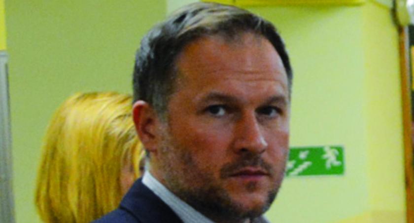 Na górze z PiS, na dole przeciwko