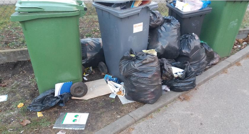 Leki i deklaracje z ośrodka zdrowia  z danymi w koszu