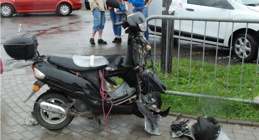 Zderzenie mercedesa z motorowerem