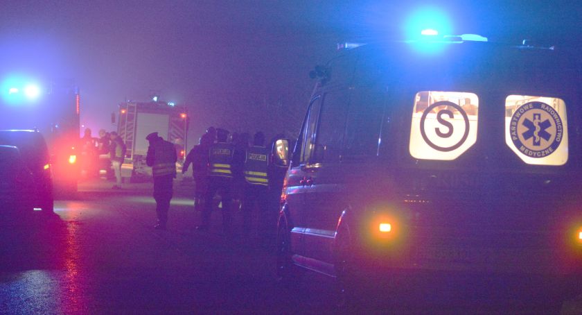 Zginęła kobieta kierująca volkswagenem, 4 osoby są ranne w Zapałowie