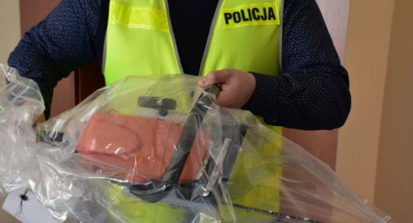 Włamał się do sklepu ogrodniczego i ukradł dwie piły motorowe. Po niedługim czasie zatrzymała go policja.


