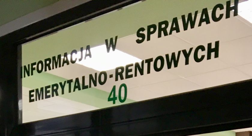 W kwietniu ruszy wypłata  dodatkowych rocznych świadczeń pieniężnych dla emerytów i rencistów – tzw. trzynastek. Tak, mimo trwającej pandemii, zapewniają ZUS i Poczta Polska. 

