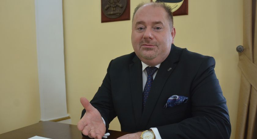 Burmistrz Jarosławia: Nie zamierzamy przekazywać poczcie spisu wyborców 