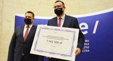 Minister Czarnek przywiózł subwencję dla PWSTE 