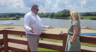 Burmistrz Andrzej Żygadło o walorach zalewu w Łopuszce Małej, inwestycjach w gminie i mieście Kańczuga oraz o...  hejcie 