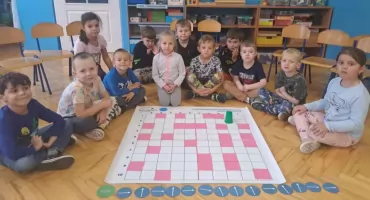 Przedszkolaki z Miejskiego Przedszkola Nr 9 im. Jana Brzechwy w Jarosławiu po raz piąty znalazły się w gronie młodych programistów Europejskiego Konkursu Code Week 2023
