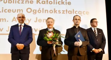 Katolickie Liceum Ogólnokształcące im. Anny Jenke w Jarosławiu oraz  Zespół Szkół im. Wincentego Witosa w Zarzeczu otrzymały nagrodę IPN Świadek Historii