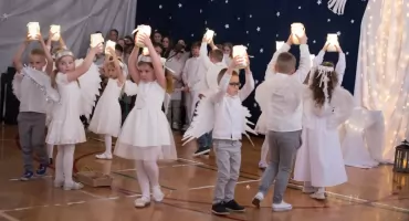 Kiermasz świąteczny w szkole w Cieszacinie Wielkim (ZDJĘCIA)